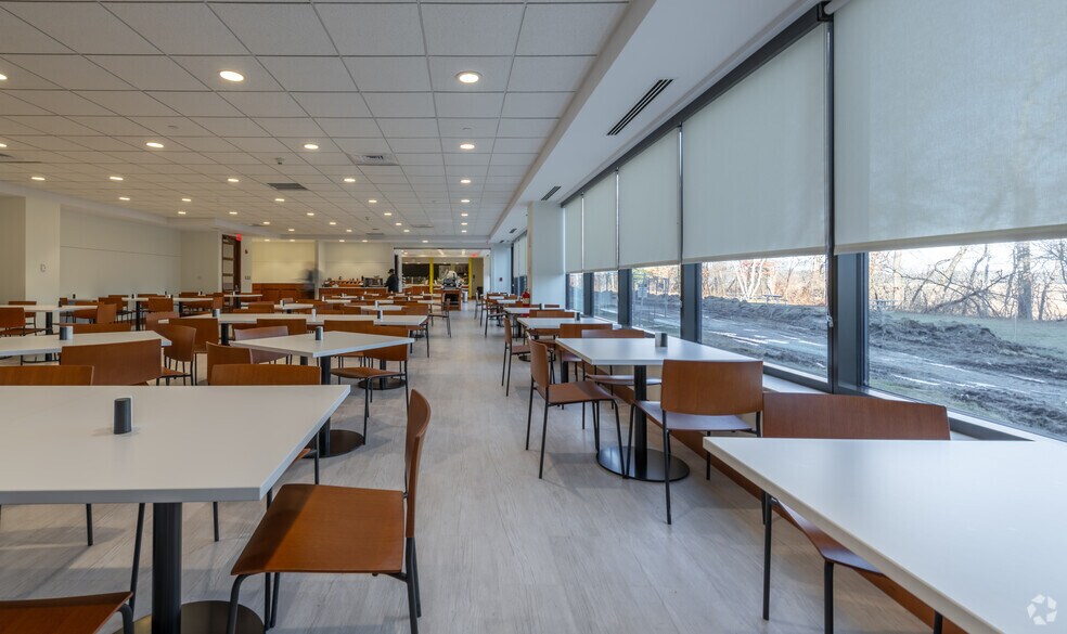 More Photos Of 701 Edgewater Dr, Wakefield Office For Lease