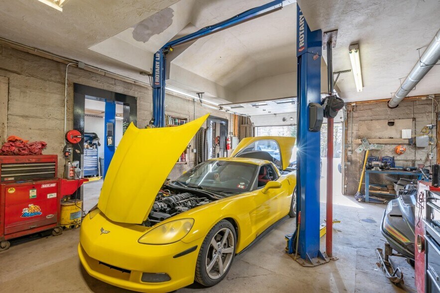 More Photos Of 54 Lowell Rd, Hudson Auto Repair For Sale