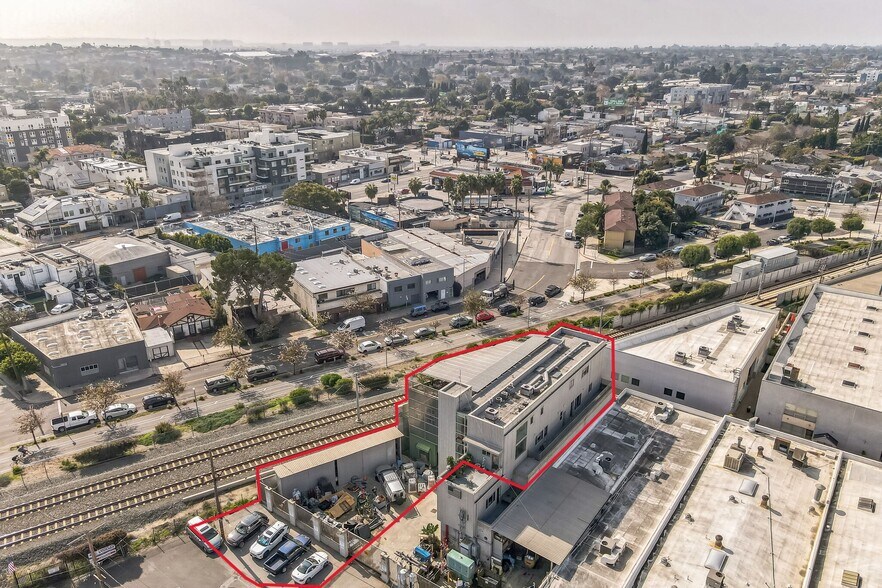 More Photos Of 2305 Federal Ave, Los Angeles Manufacturing For Lease