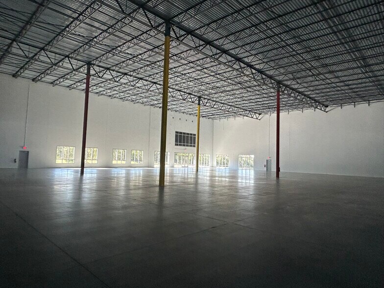 More Photos Of 1060 Mossyhead Plaza Drive, Defuniak Springs Unknown For Lease