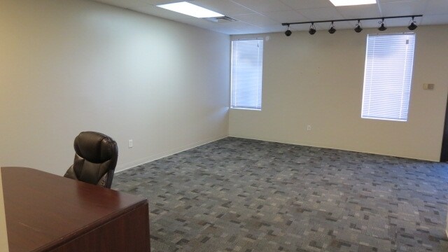 More Photos Of 3368 SR 752 St, Ashville Storefront Retail Office For Lease
