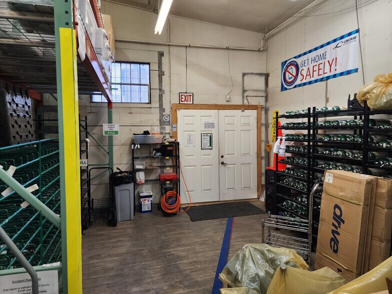 More Photos Of 405 Chestnut St, Atlantic Storefront For Sale