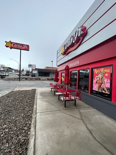 More Photos Of 300 Grant Rd, East Wenatchee Fast Food For Lease