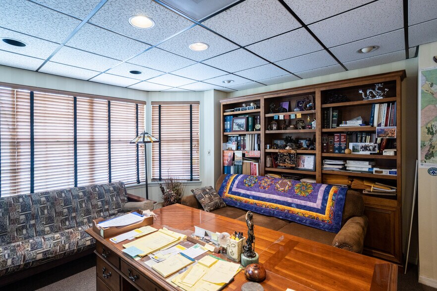 More Photos Of 1013 SW 2nd Ave, Gainesville Office For Sale