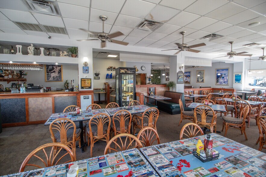 More Photos Of 1130 N Tamiami Trl, North Fort Myers Restaurant For Sale