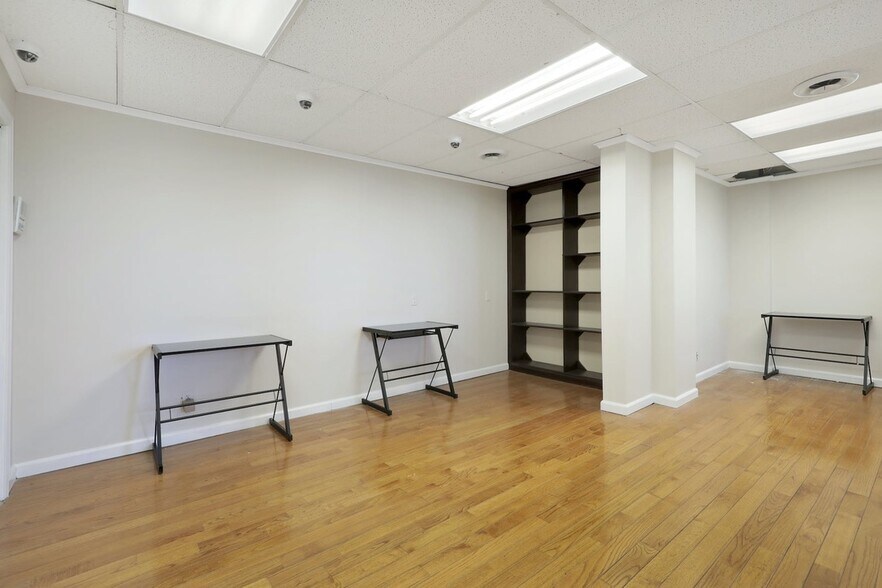 More Photos Of 55 Atlantic Ave, Lynbrook Office For Lease