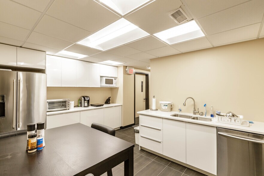 More Photos Of 4116 64 Av SE, Calgary Industrial For Sale