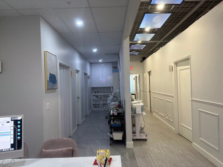 More Photos Of 7181 Yonge St, Markham General Retail For Sale