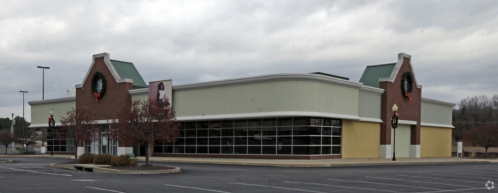 More Photos Of 1000 Warrenton Outlet Ctr, Warrenton Unknown For Lease