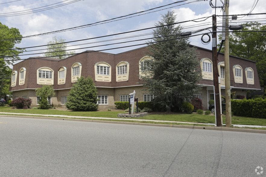 Primary Photo Of 71 Franklin Tpke, Waldwick Medical For Lease
