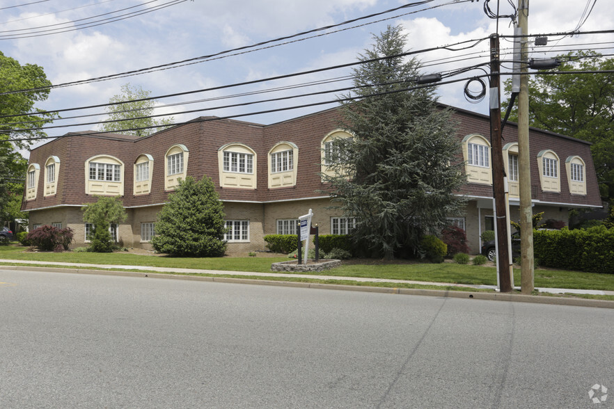 Primary Photo Of 71 Franklin Tpke, Waldwick Medical For Lease