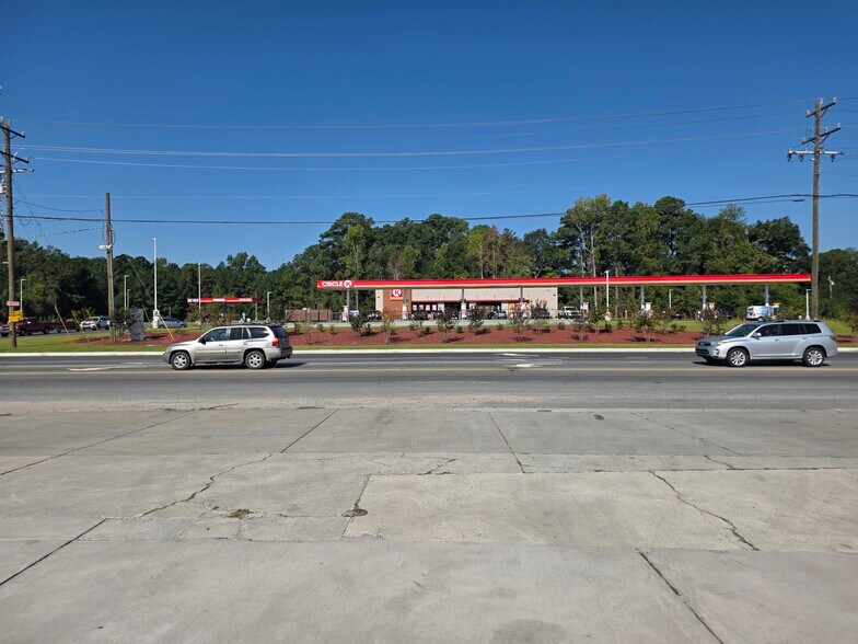 More Photos Of 5800 Castle Hayne Rd, Castle Hayne Freestanding For Lease
