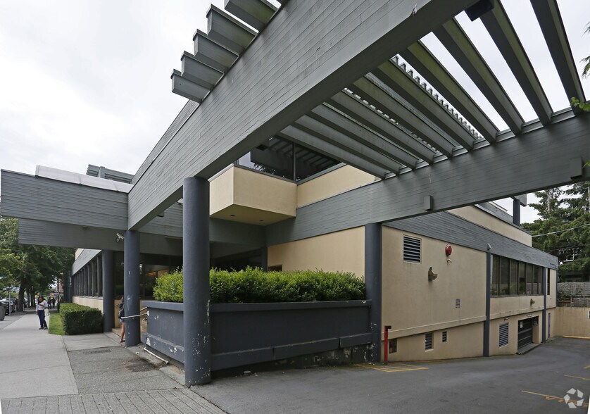 More Photos Of 2165 W Broadway, Vancouver Office For Lease