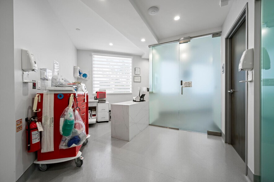 More Photos Of 20311 Birch St, Newport Beach Medical For Sale