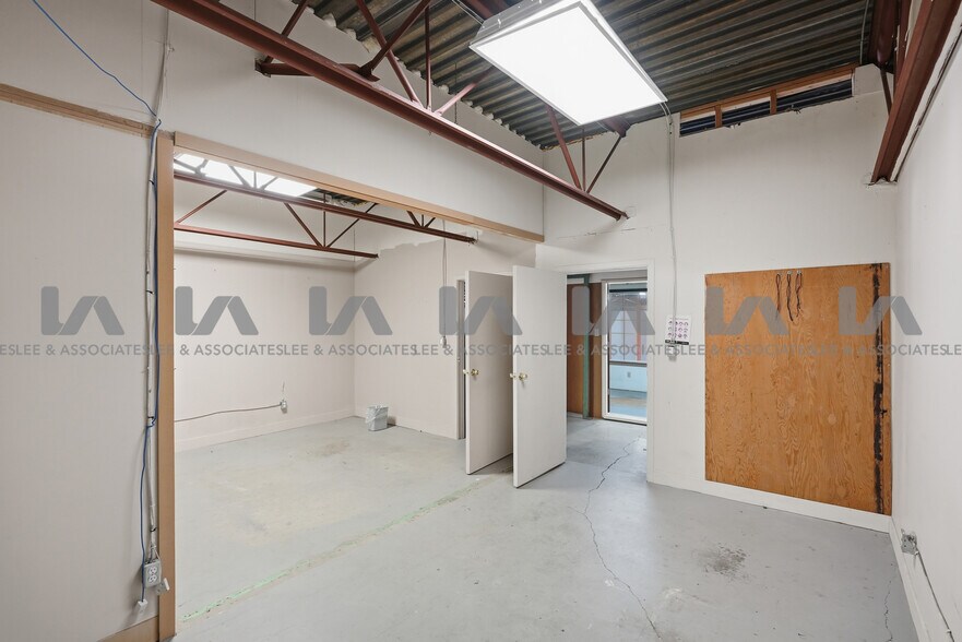 More Photos Of 18788 96th Ave, Surrey Warehouse For Lease