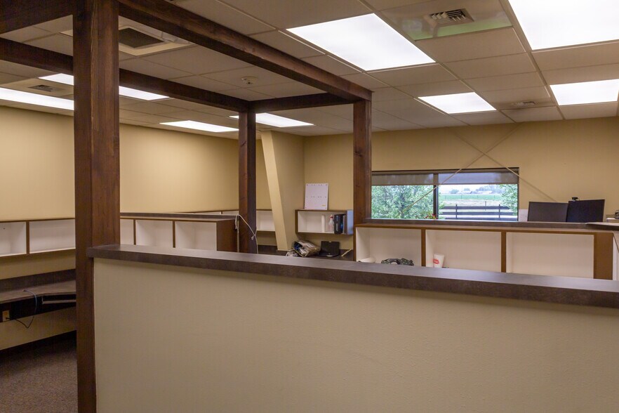 More Photos Of 3860 Helberg Dr, Helena Service For Lease