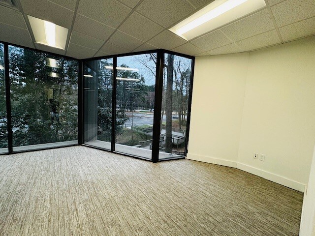 More Photos Of 1010 Huntcliff, Atlanta Office Residential For Lease