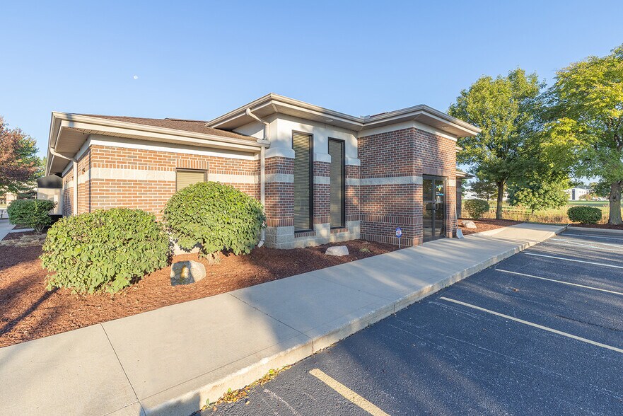 More Photos Of 631 County Road 17, Elkhart Office For Lease