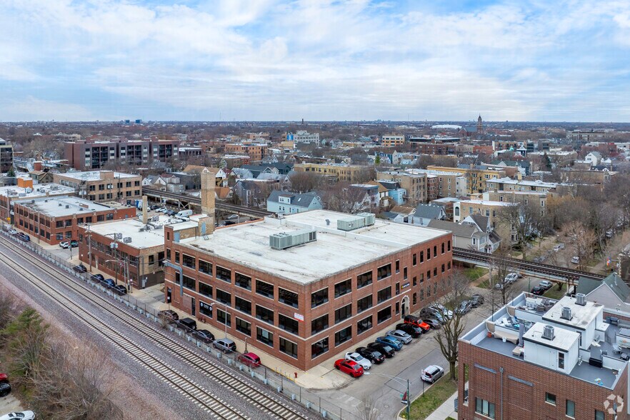 More Photos Of 1801 W Warner Ave, Chicago Loft Creative Space For Lease