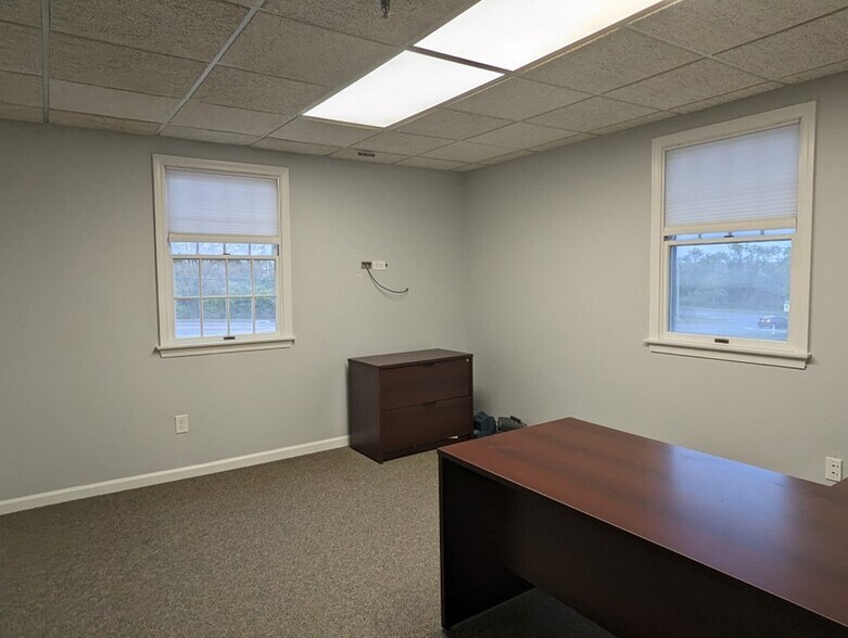 More Photos Of 250 State St, North Haven Office For Sale