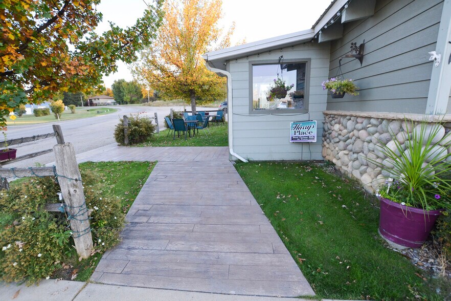 More Photos Of 631 NE Main St, Lewistown Lodge Meeting Hall For Sale