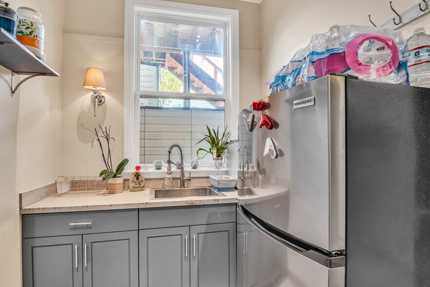 More Photos Of 1211 Church St, San Francisco Storefront Retail Residential For Lease