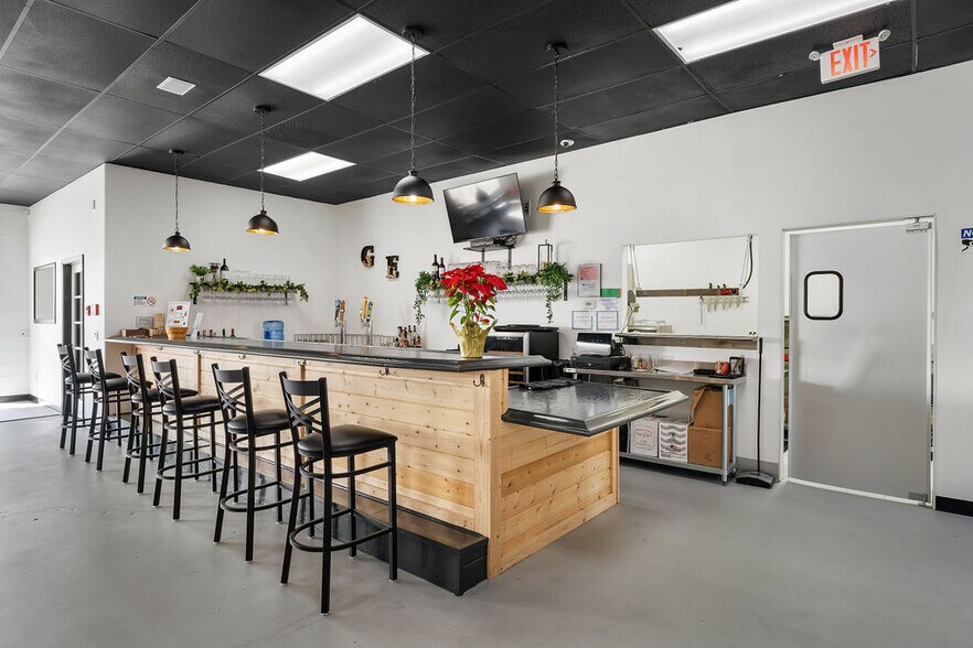 More Photos Of 8115-8149 El Camino Real, Atascadero Storefront Retail Office For Lease