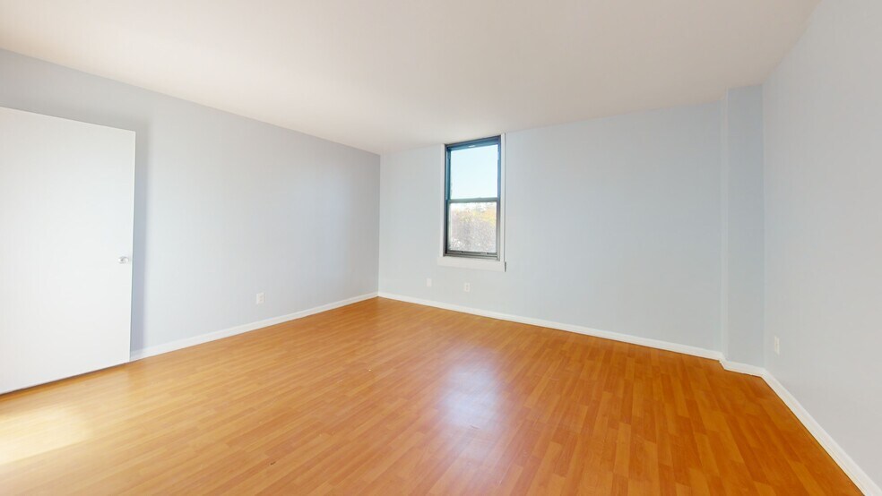 More Photos Of 4600 Duke St, Alexandria Apartments For Sale