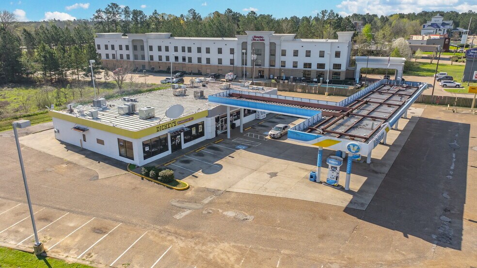 More Photos Of 3505 South St, Nacogdoches Service Station For Sale