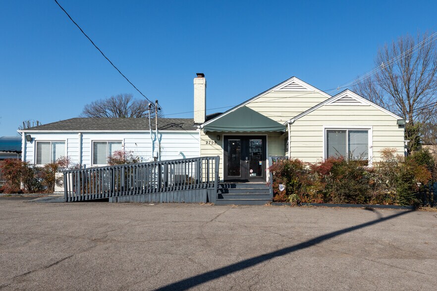 More Photos Of 2799 Bransford Ave, Nashville Office For Sale