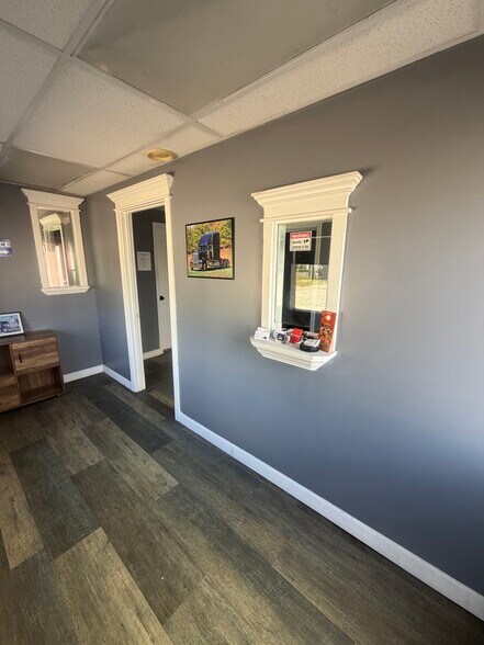 More Photos Of 3303 37th St, Orlando Warehouse For Lease