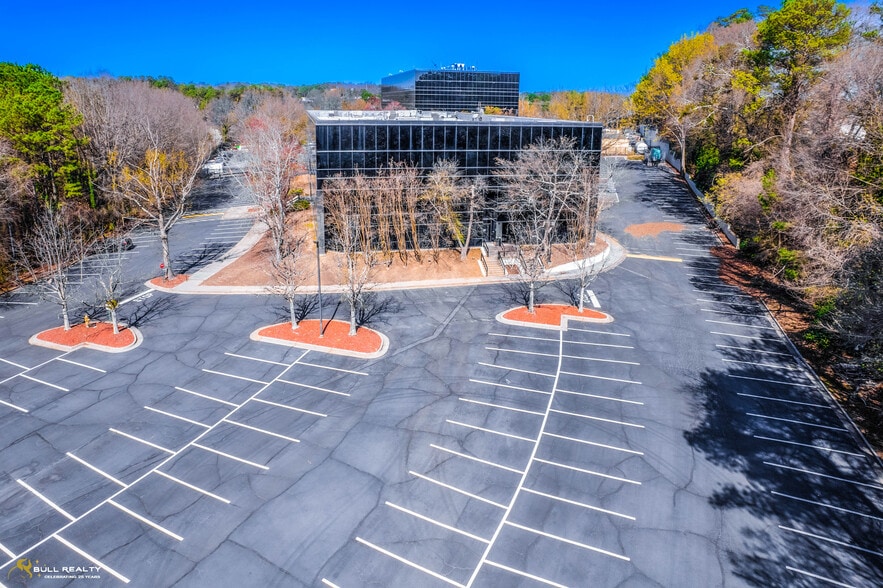 More Photos Of 3003 Chamblee Tucker Rd, Atlanta Office For Sale