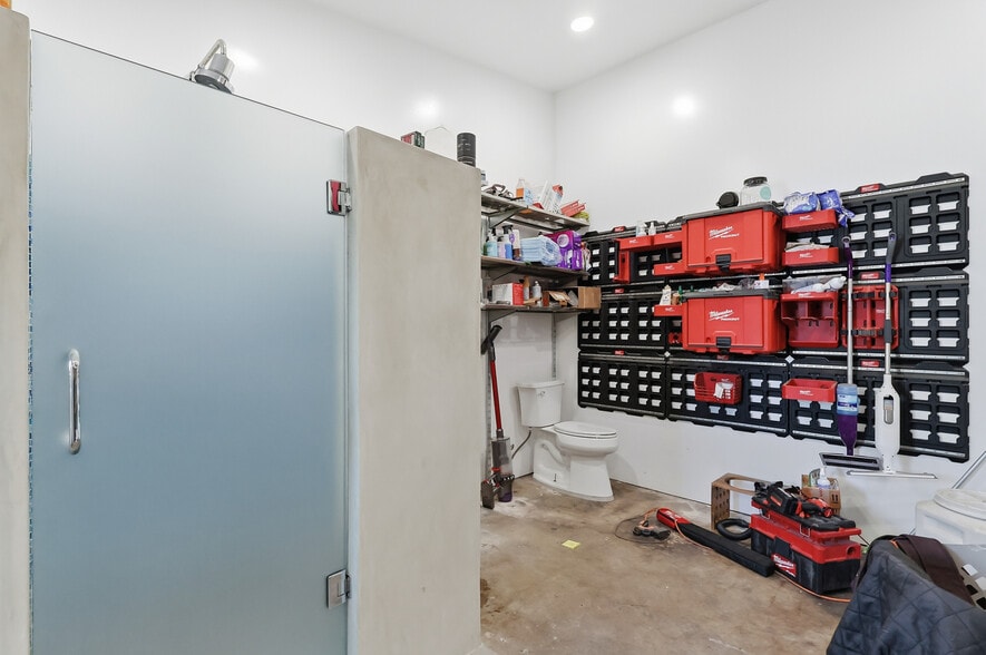 More Photos Of 1040 251st St, Harbor City Industrial For Sale