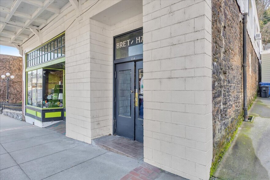 More Photos Of 134 N Washington St, Sonora Specialty For Sale