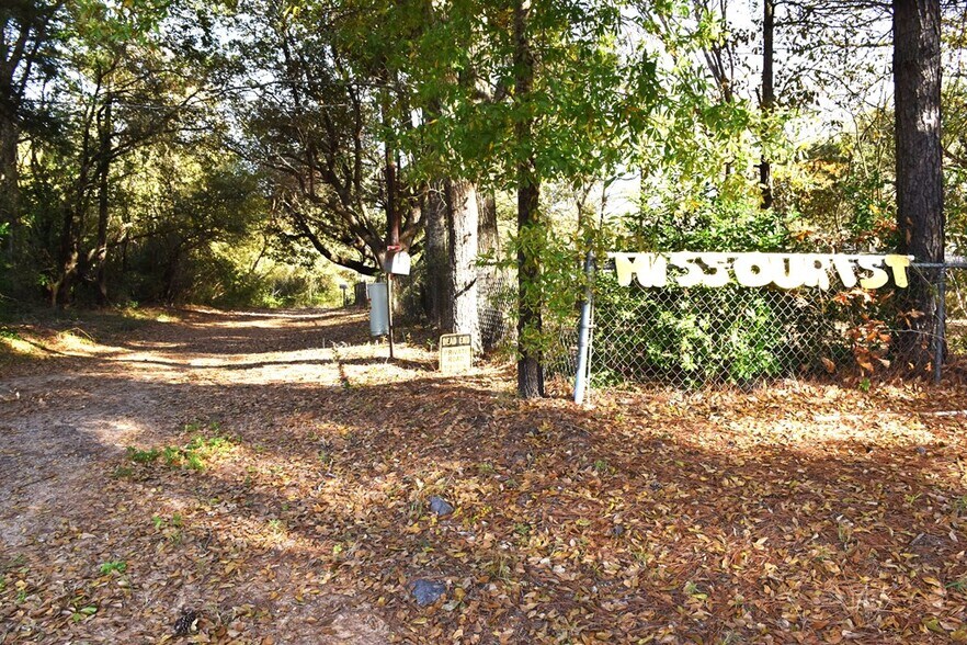 More Photos Of 1522 Missouri St, Palestine Land For Sale
