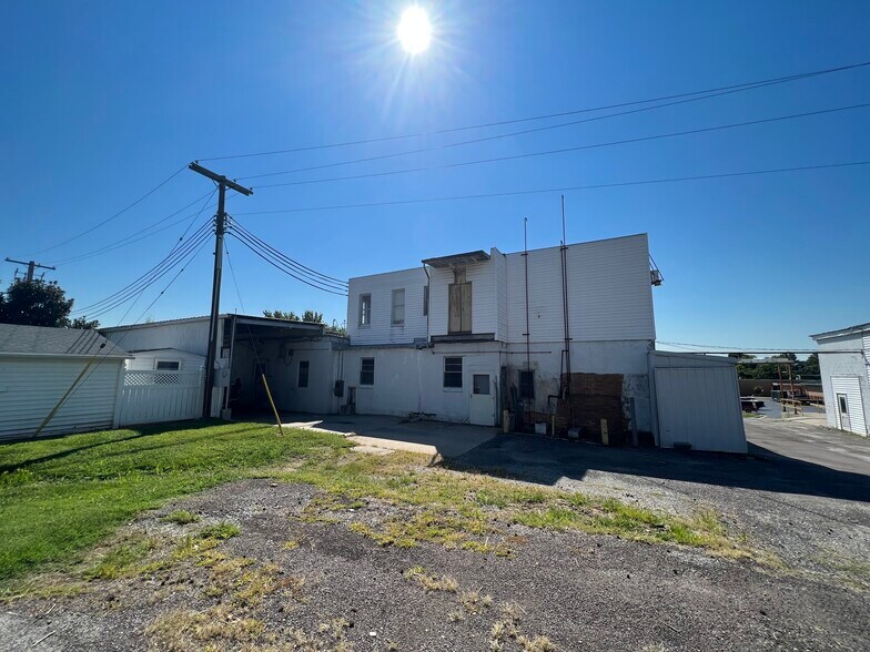 More Photos Of 1915 State St, Chester Manufacturing For Sale