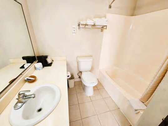 More Photos Of 1315 N State St, Iola Hotel For Sale