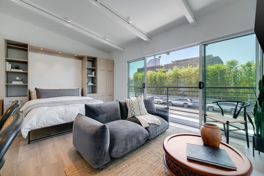 More Photos Of 2602 Pacific Ave, Venice Apartments For Sale