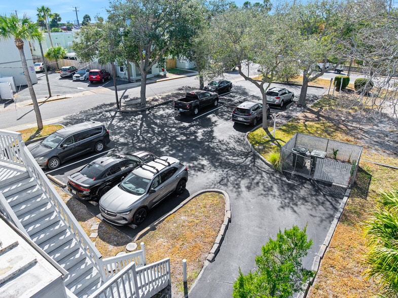 More Photos Of 37 S Halifax Ave, Daytona Beach Schools For Sale