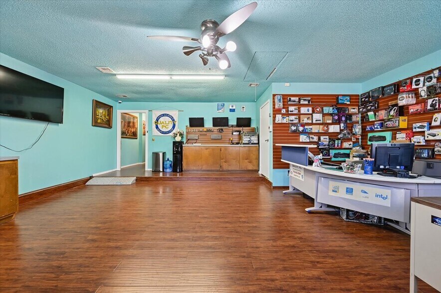 More Photos Of 4940 E 73rd St, Tulsa Office For Sale