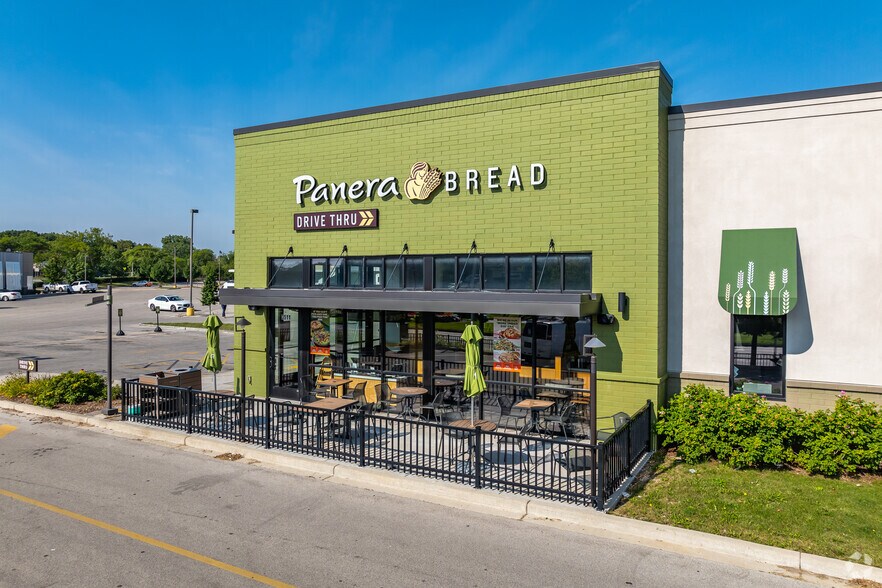 More Photos Of 3511 S 27th, Milwaukee Fast Food For Sale