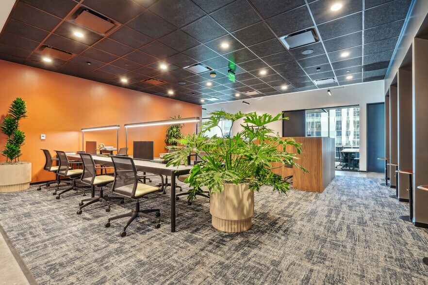 More Photos Of 600 S Tryon St, Charlotte Coworking Space