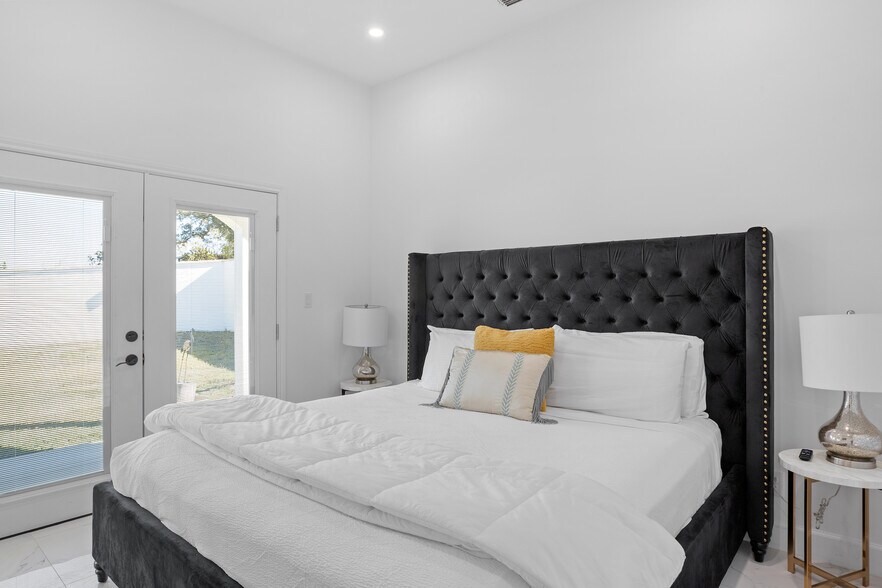 More Photos Of 2565 N State Highway 16, Fredericksburg Specialty For Sale