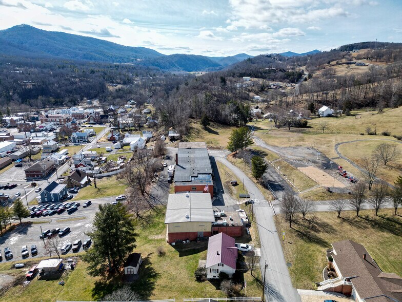 More Photos Of 81 Evick Dr, Franklin Flex For Sale