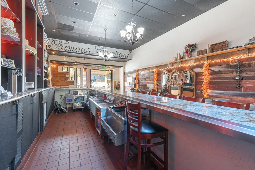 More Photos Of 835-837 Texas St, Fairfield Storefront For Lease