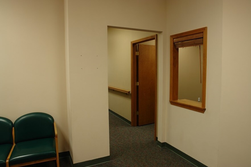 More Photos Of 103 Church St, O'Fallon Medical For Lease