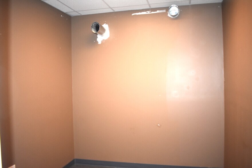 More Photos Of 104 N College St, Gadsden General Retail For Sale