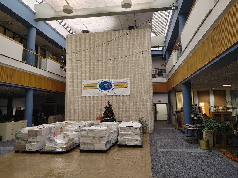 More Photos Of 2700 SW 13th St, Gainesville Office For Lease