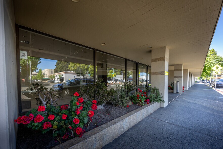 More Photos Of 707 5th St, Santa Rosa Freestanding For Lease