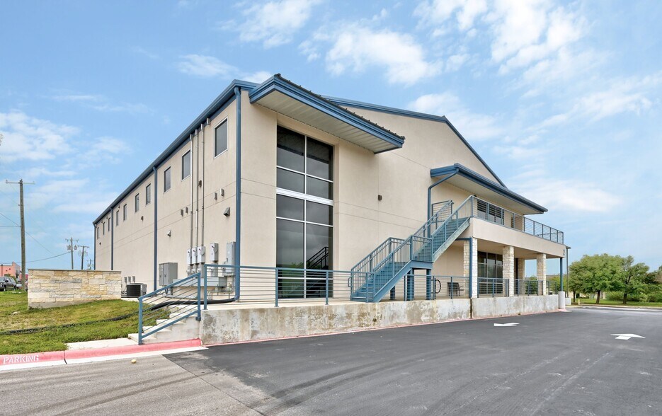 More Photos Of 2050 Double Creek Dr, Round Rock Medical For Lease